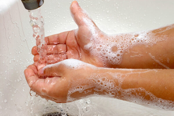 Rửa tay đúng cách là cách phòng bệnh chân tay miệng hiệu quả nhất