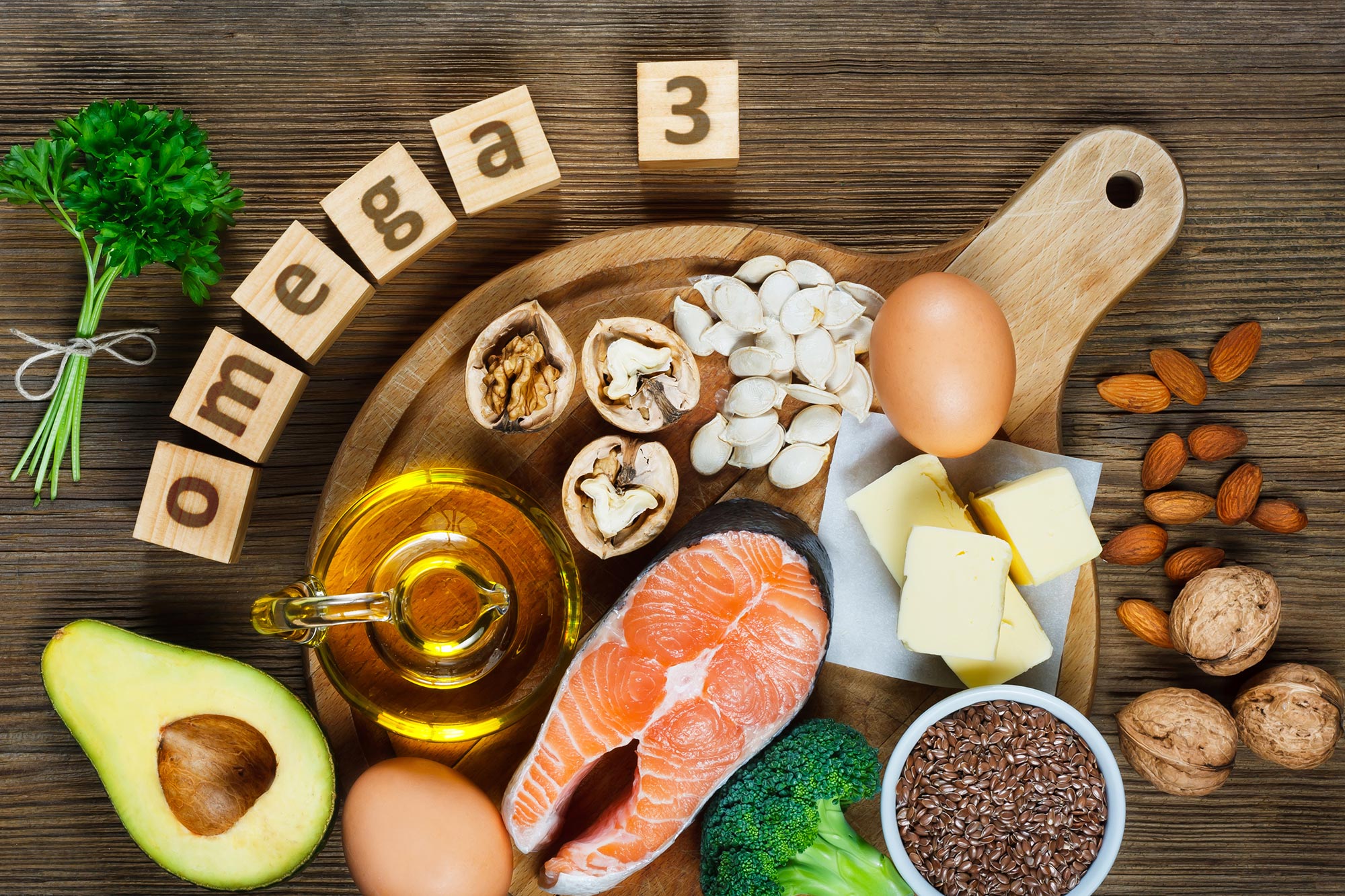 Axit béo Omega-3 đặc biệt là DHA và EPA có trong các loại cá béo như cá hồi