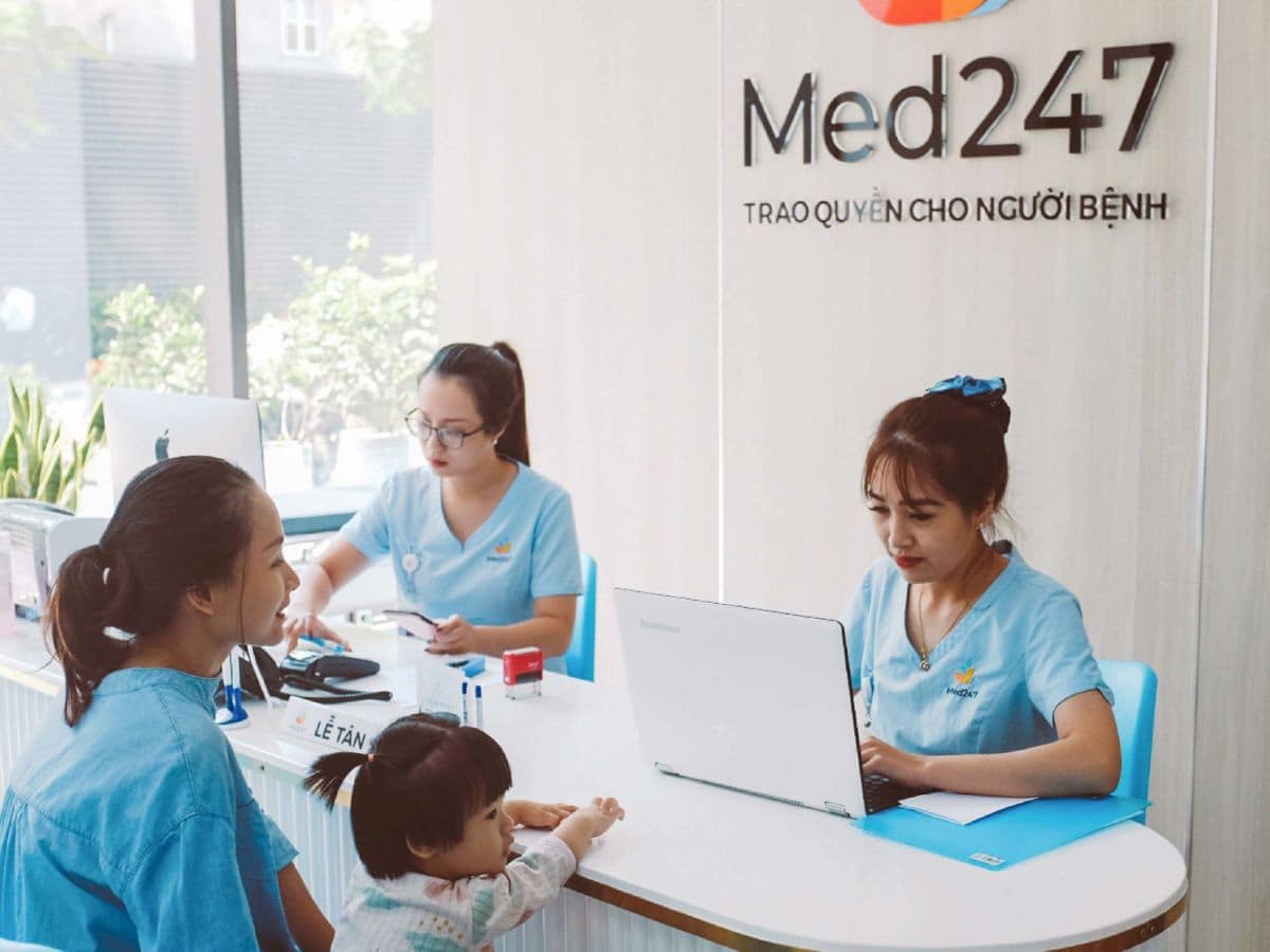 med247 khám bệnh cho trẻ