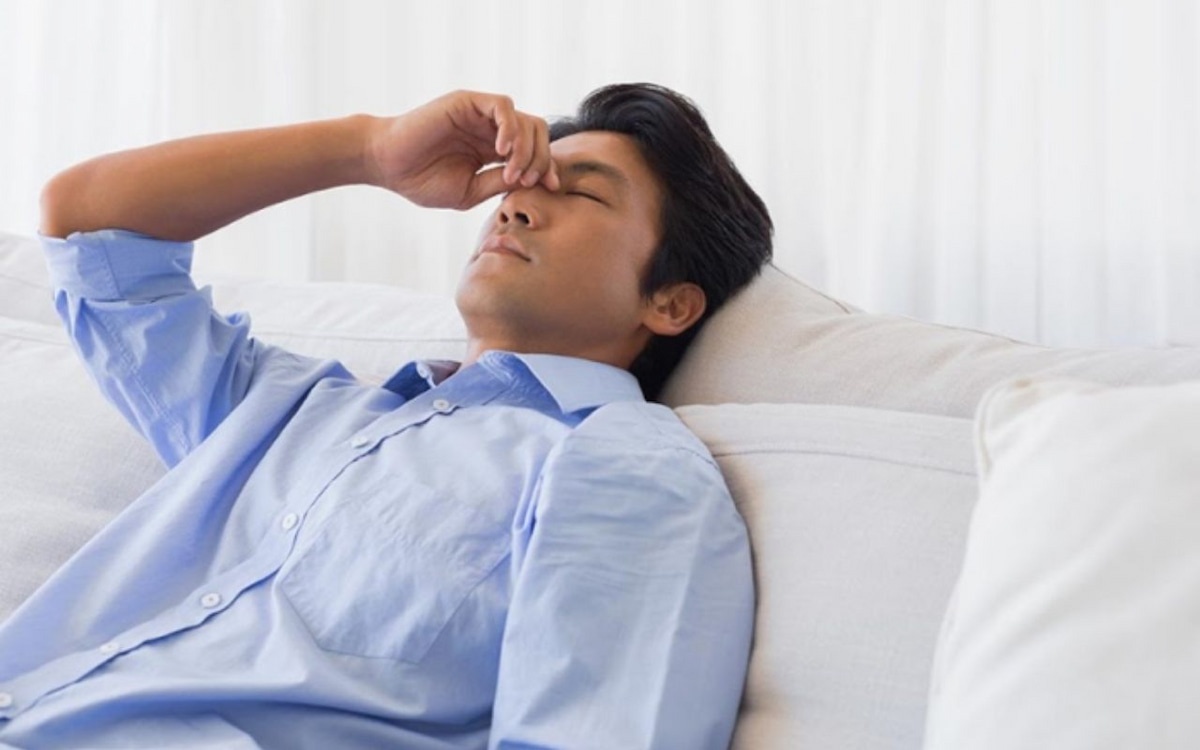Một trong những dấu hiệu cho thấy nam giới bị bệnh mất ngủ là khó ngủ, thiếu ngủ
