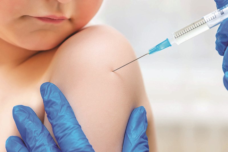 tiêm vắc xin cho trẻ phòng ngừa bệnh