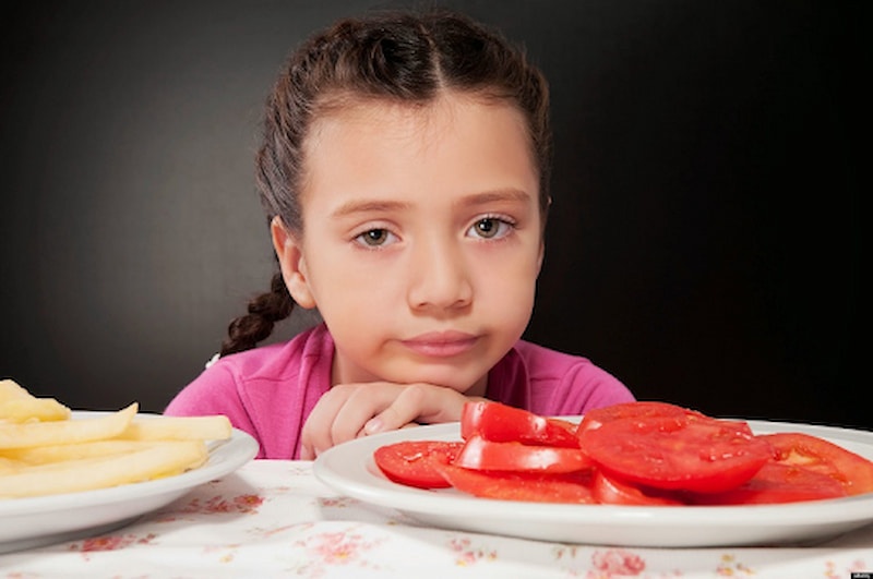 triệu chứng trẻ dễ chán ăn